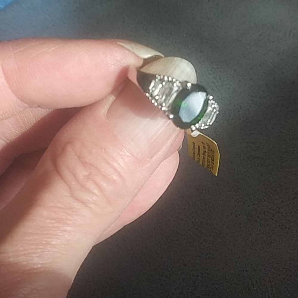 Ring - Picture 3 of 8